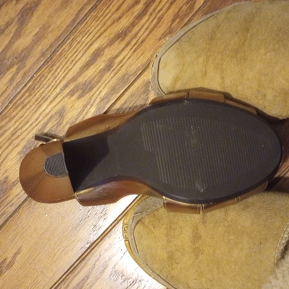 Linea Paola Shoes - Picture 3 of 4